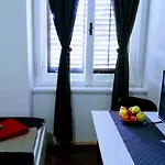 Apartman Pula-center And *
