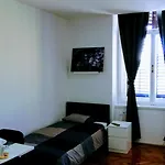 Pula-center And Apartman