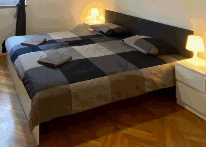 Pula-center And 아파트 풀라