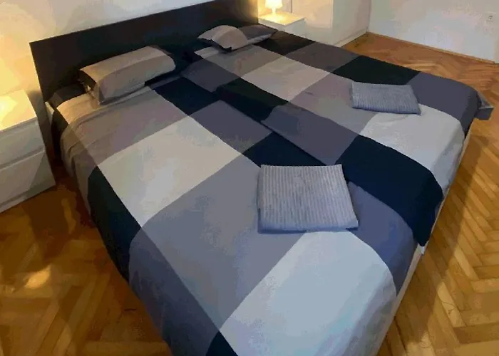 Pula-center And 아파트 풀라