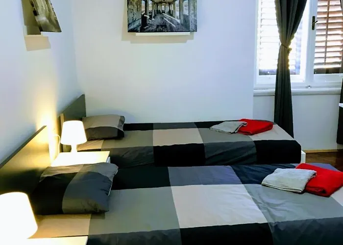 Pula-center And 아파트 *