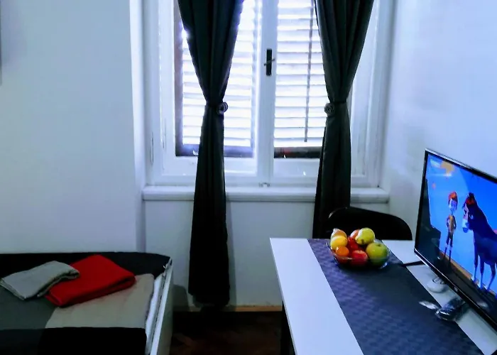 아파트 Pula-center And *