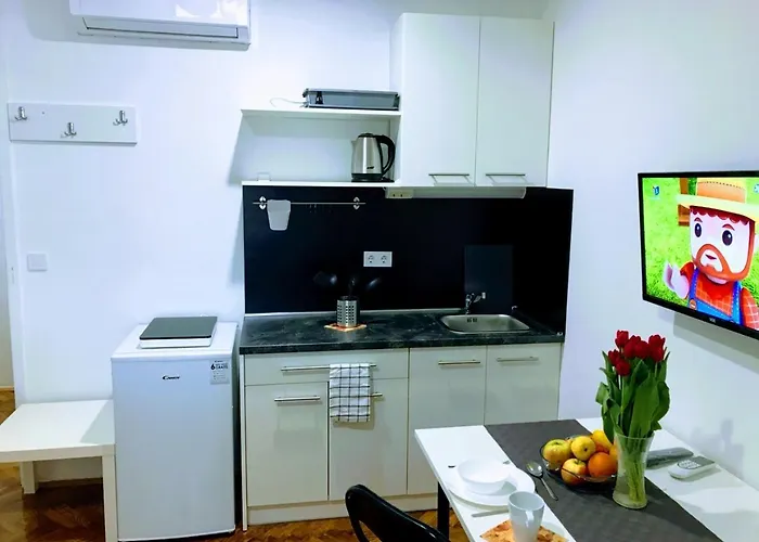 Pula-center And 아파트 *