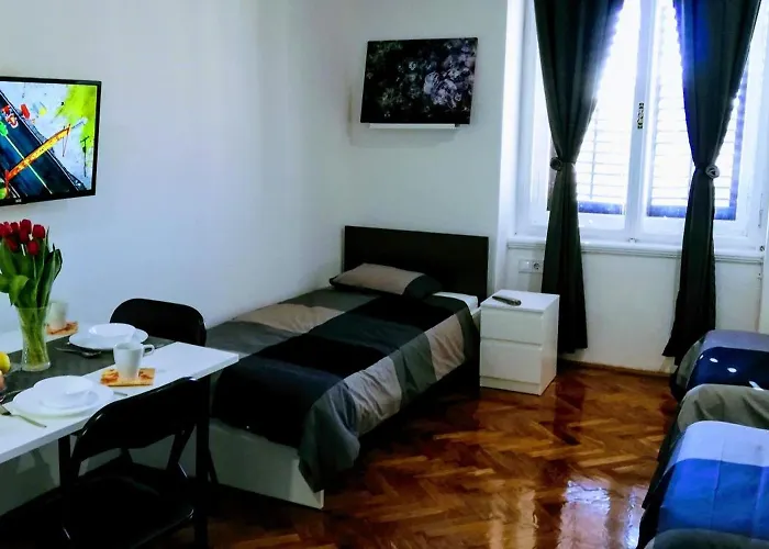 Pula-center And 아파트 풀라