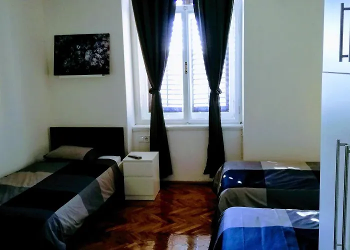 아파트 Pula-center And