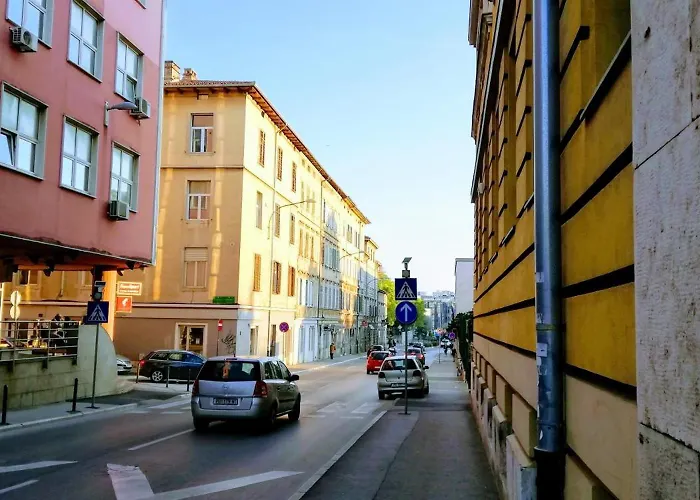 아파트 Pula-center And *