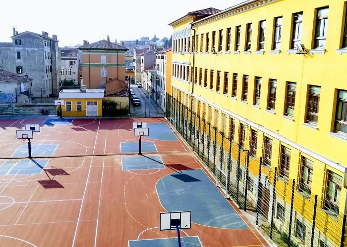 아파트 Pula-center And